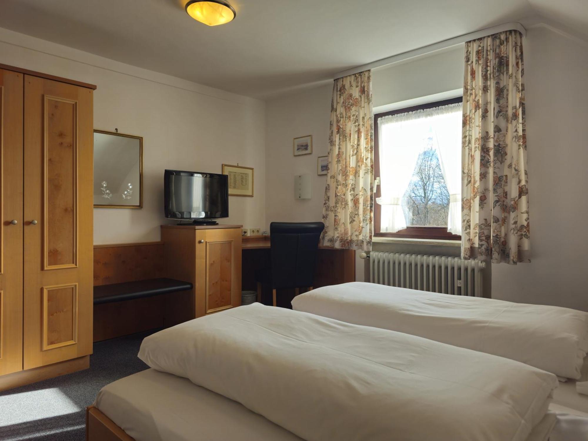 Arrivel Am Bergson - Bisher Hotel Neuner Munchen Bagian luar foto