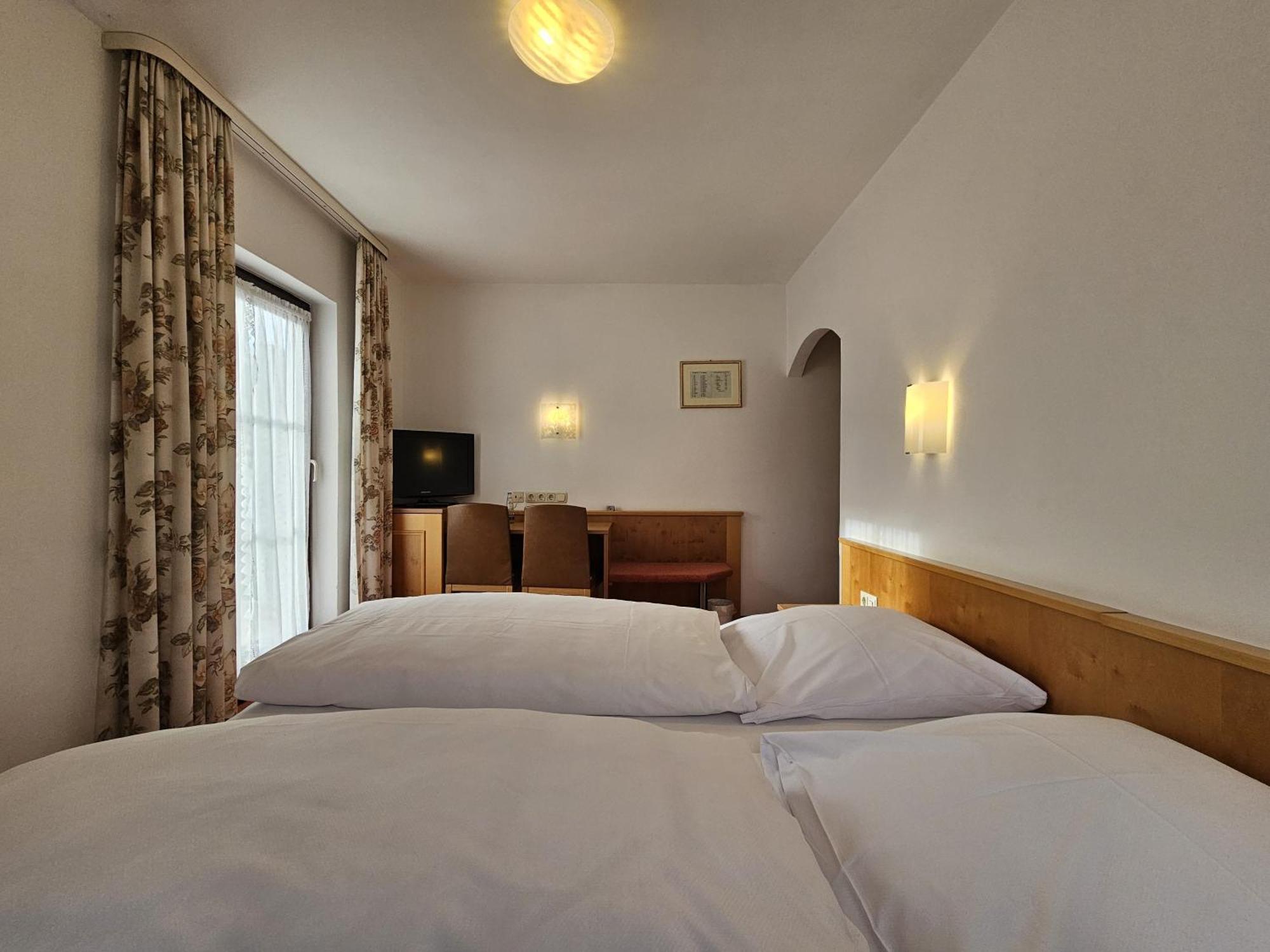 Arrivel Am Bergson - Bisher Hotel Neuner Munchen Bagian luar foto