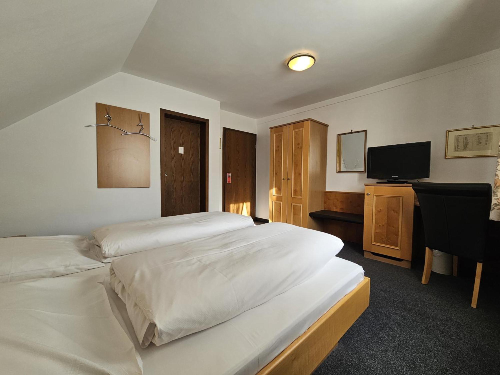 Arrivel Am Bergson - Bisher Hotel Neuner Munchen Bagian luar foto