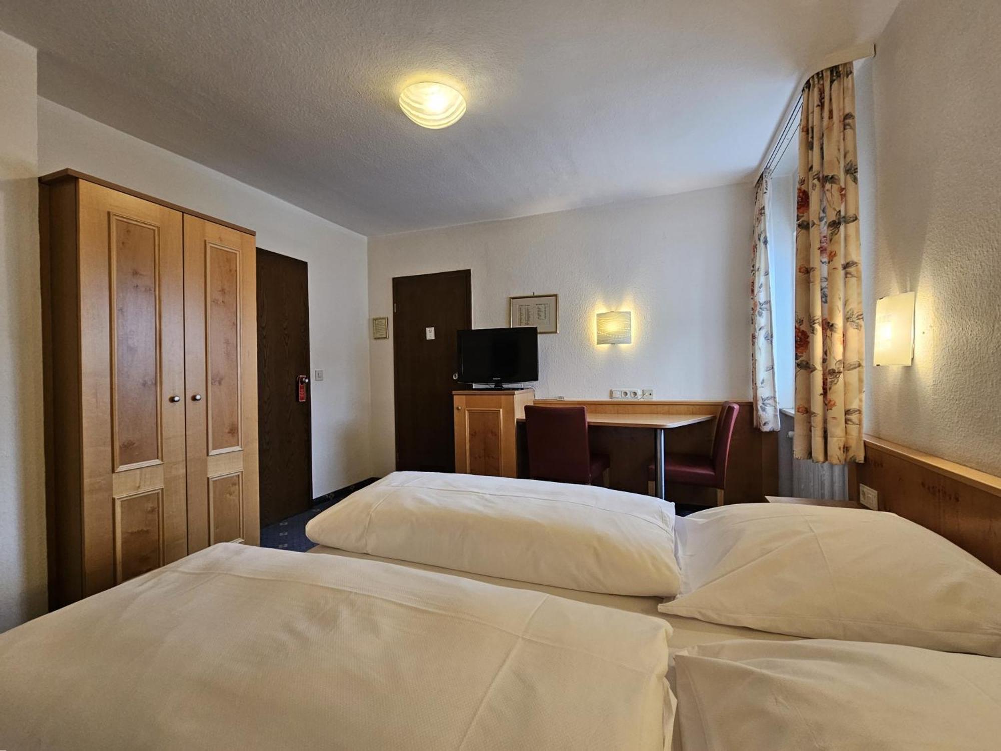 Arrivel Am Bergson - Bisher Hotel Neuner Munchen Bagian luar foto