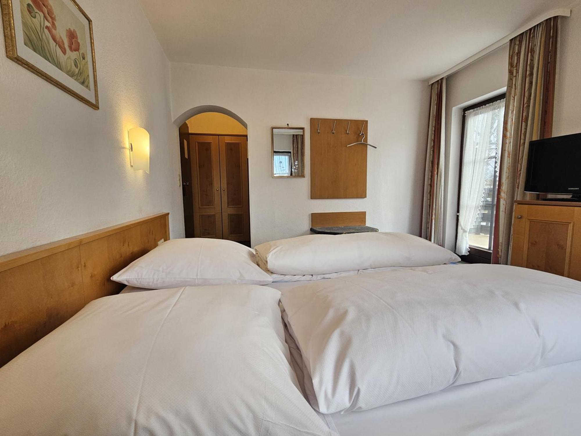 Arrivel Am Bergson - Bisher Hotel Neuner Munchen Bagian luar foto