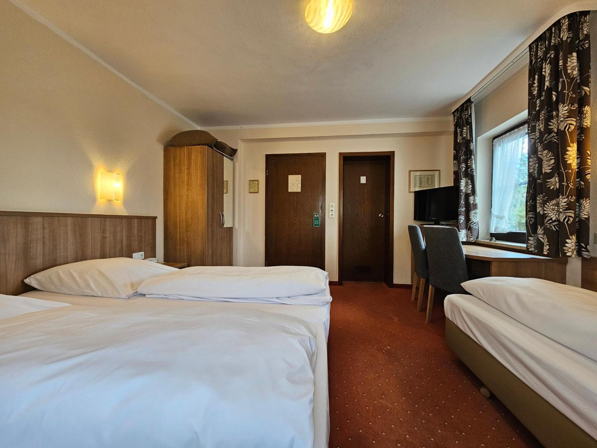 Arrivel Am Bergson - Bisher Hotel Neuner Munchen Bagian luar foto