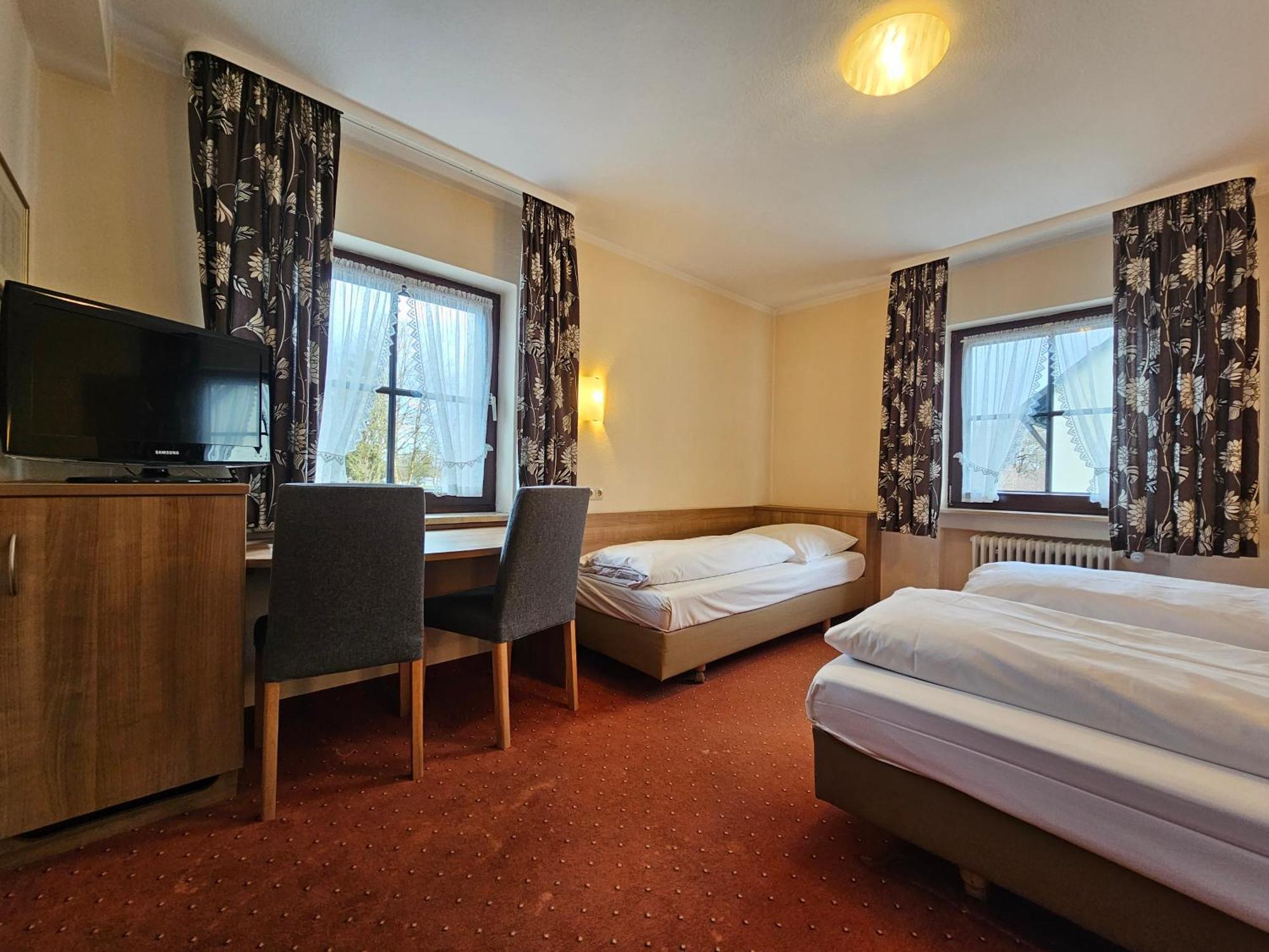 Arrivel Am Bergson - Bisher Hotel Neuner Munchen Bagian luar foto