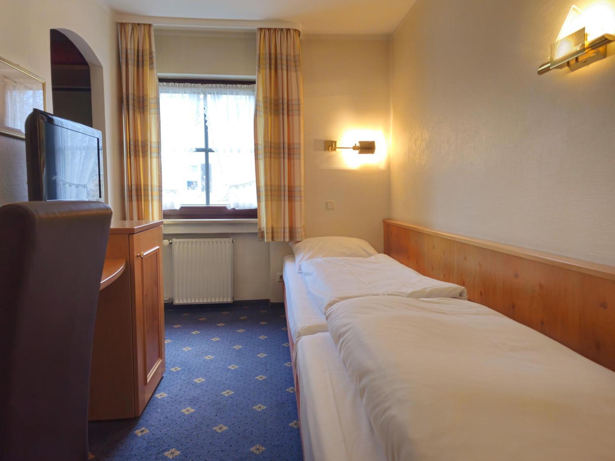 Arrivel Am Bergson - Bisher Hotel Neuner Munchen Bagian luar foto