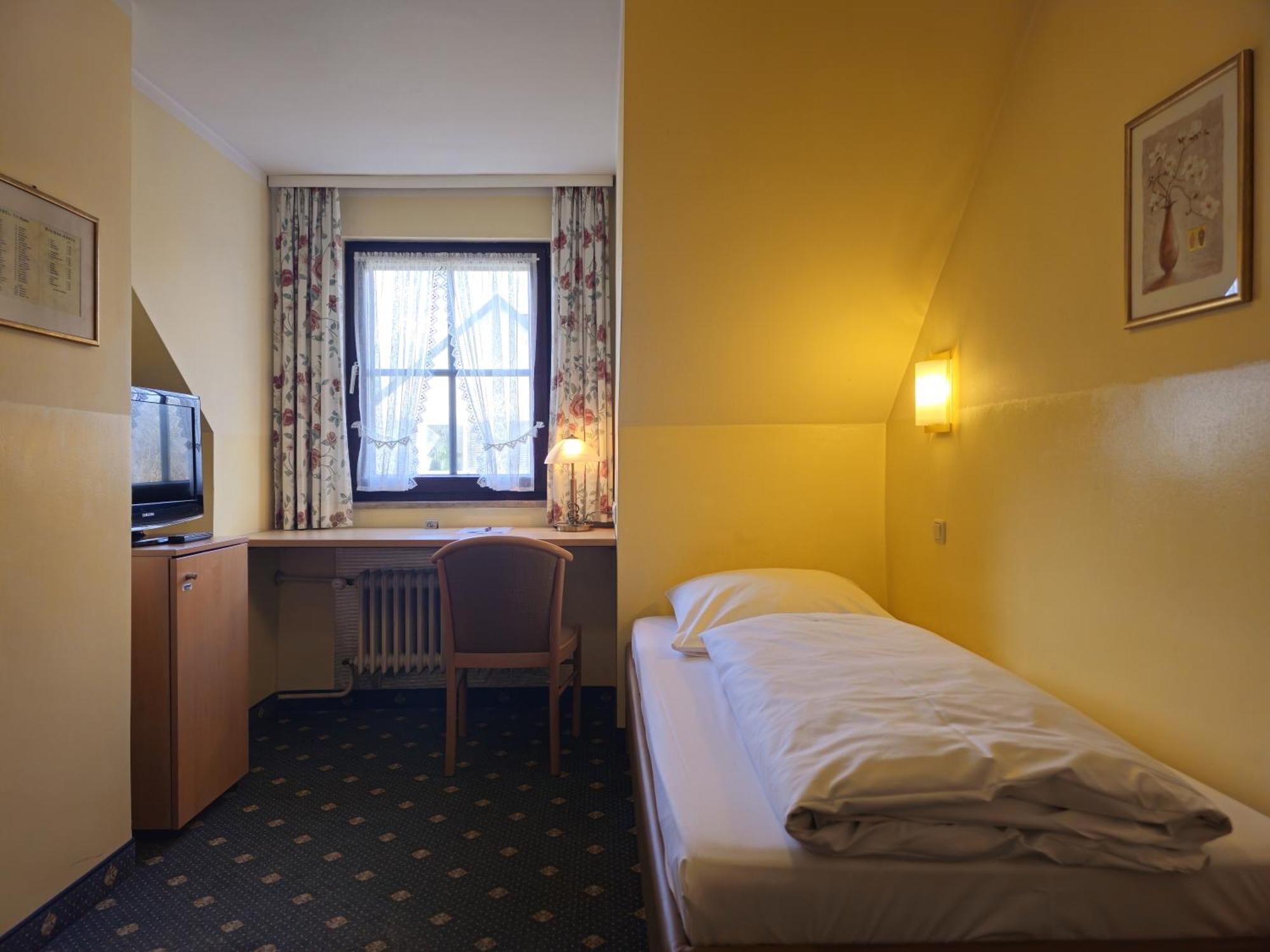 Arrivel Am Bergson - Bisher Hotel Neuner Munchen Bagian luar foto