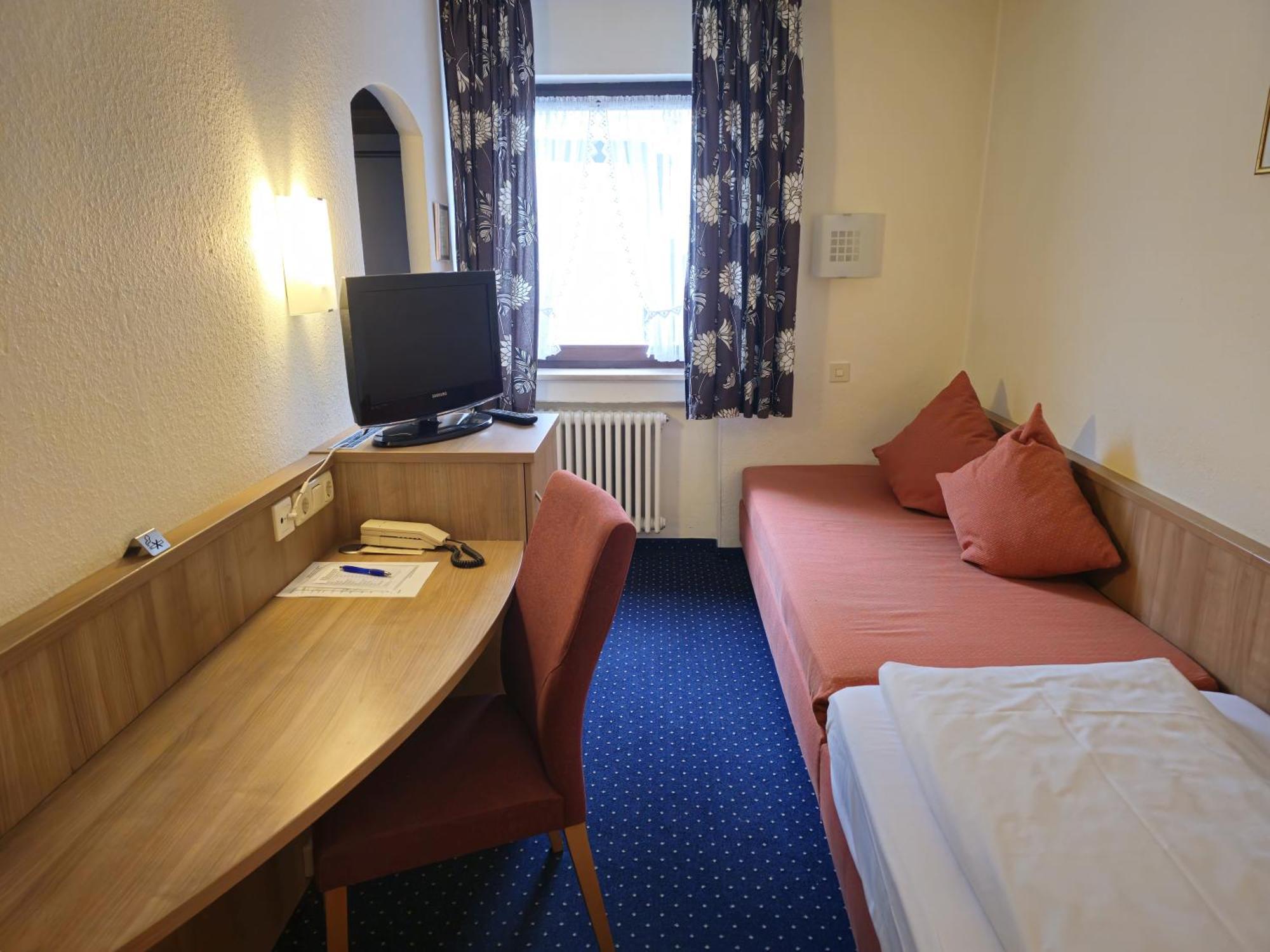 Arrivel Am Bergson - Bisher Hotel Neuner Munchen Bagian luar foto
