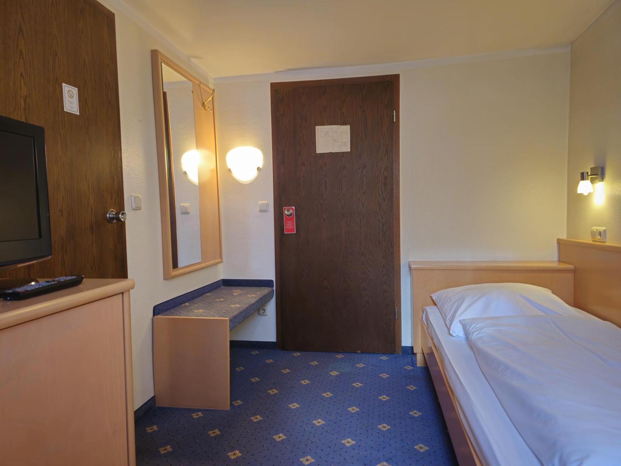 Arrivel Am Bergson - Bisher Hotel Neuner Munchen Bagian luar foto