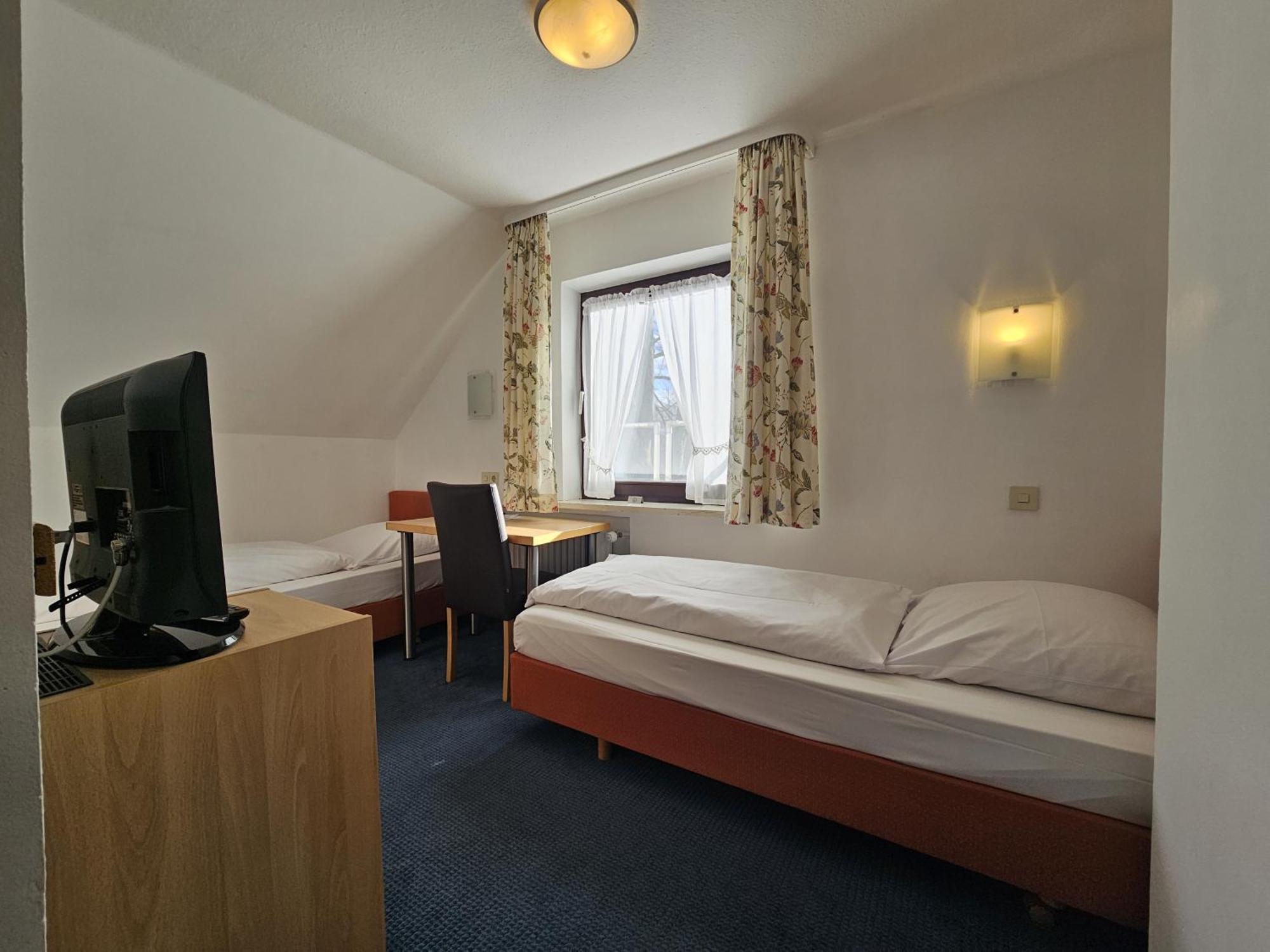 Arrivel Am Bergson - Bisher Hotel Neuner Munchen Bagian luar foto